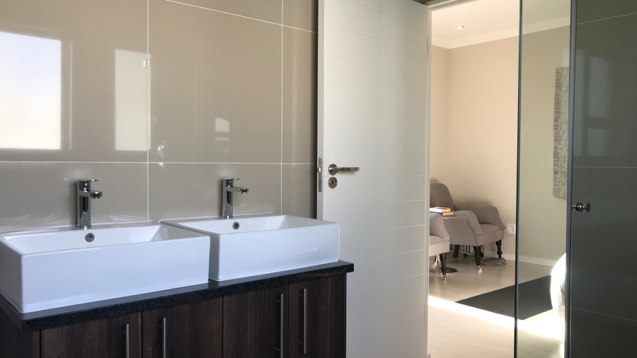 To Let 4 Bedroom Property for Rent in Parklands North Western Cape